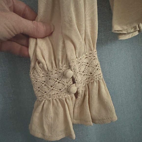 Chance & Destiny Ruffled Lace and Crochet Blouse. - Picture 5 of 8